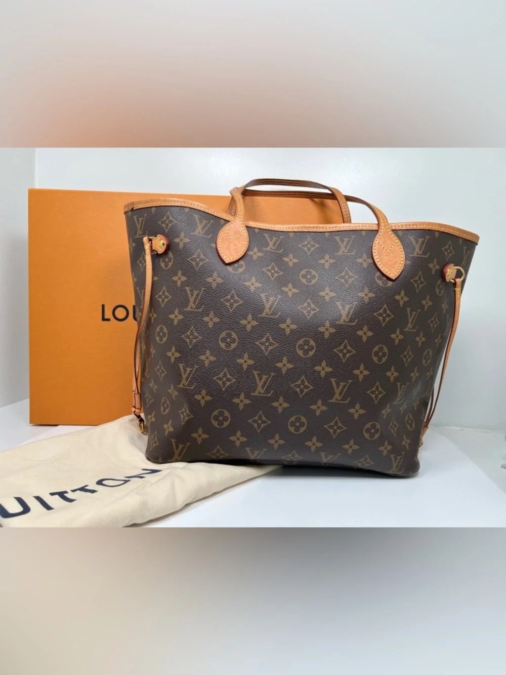 Louis Vuitton Neverfull MM - Picture 2 of 10
